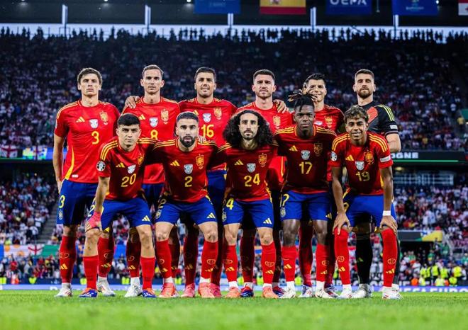  费德勒关键节点挺进下一轮，西班牙队带队取胜！-半岛体育官网